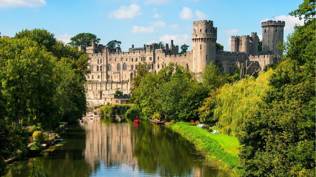 The Best Classic Day Trips from London 36